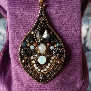 Elegant Pendant Necklace Beautiful Crystals
